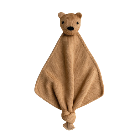 Hvid-teddytokki-knuffeldoek-ochre-aiandmi-baby_EAN5404027802008_TeddyTokki_Ochre_9206b0f9-c496-4b2e-93cd-d90a3f62a408_900x-removebg-preview