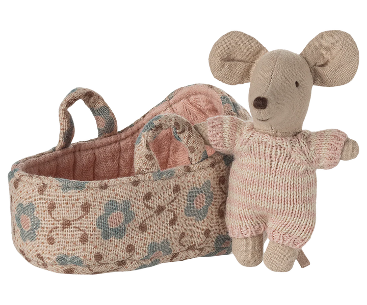 Baby mouse in carry cot - Rose