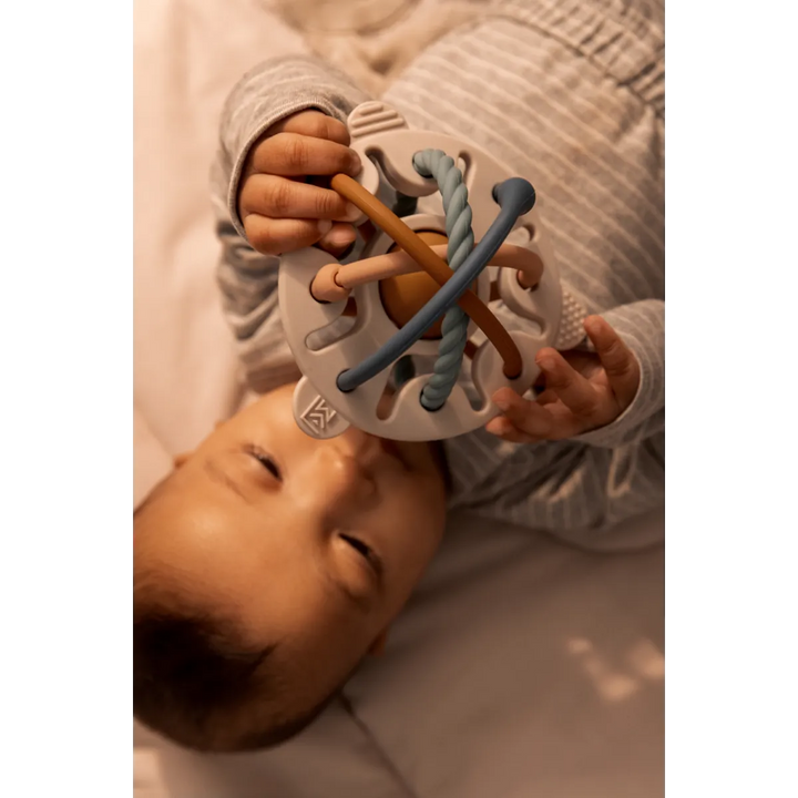 Hakim rattle & teether