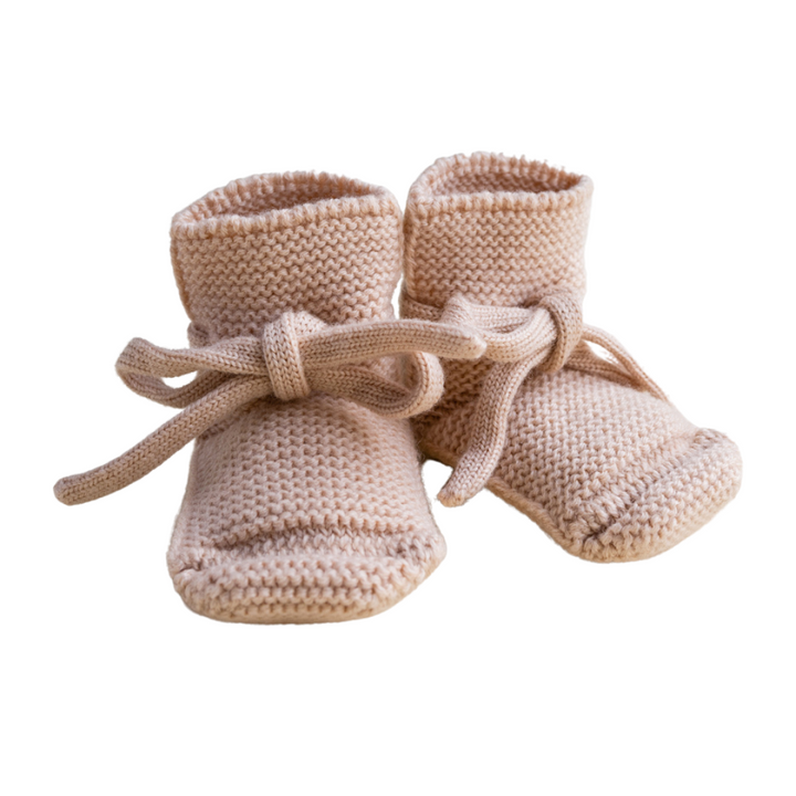 hvid-booties-apricot.jpg