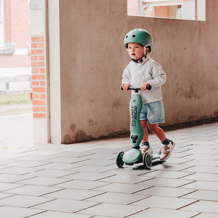 Scoot_and_ride_HWK1-STAND-FOREST_2783_fullres